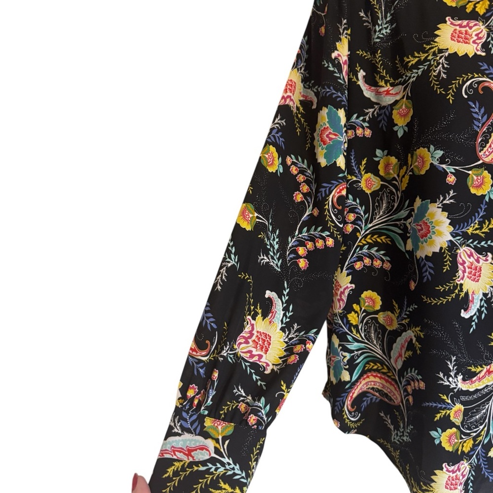 STUNNING!! Ann Taylor Loft Black Floral Blouse SMALL #N - Picture 3 of 9